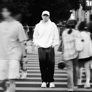 慢慢扎进丰满少妇的肉体
