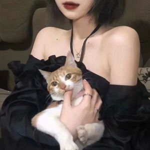 慢慢扎进丰满少妇的肉体
