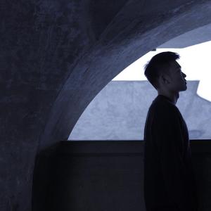 慢慢扎进丰满少妇的肉体
