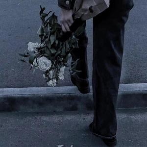 慢慢扎进丰满少妇的肉体
